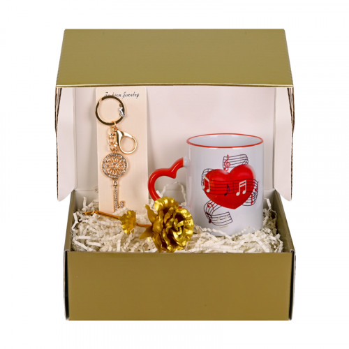 Подаръчен комплект "Обичам те" с чаша, златна роза и ключодържател ключе